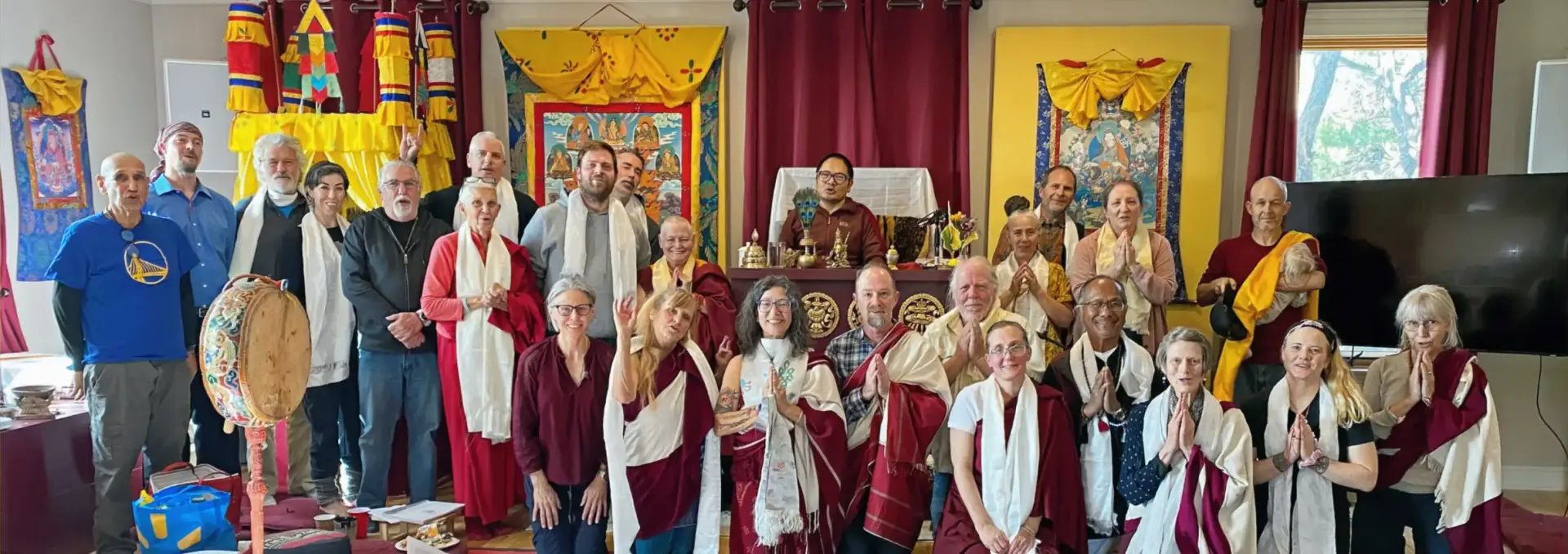 White Jewel Mountain Sangha group photo with Rinpoche